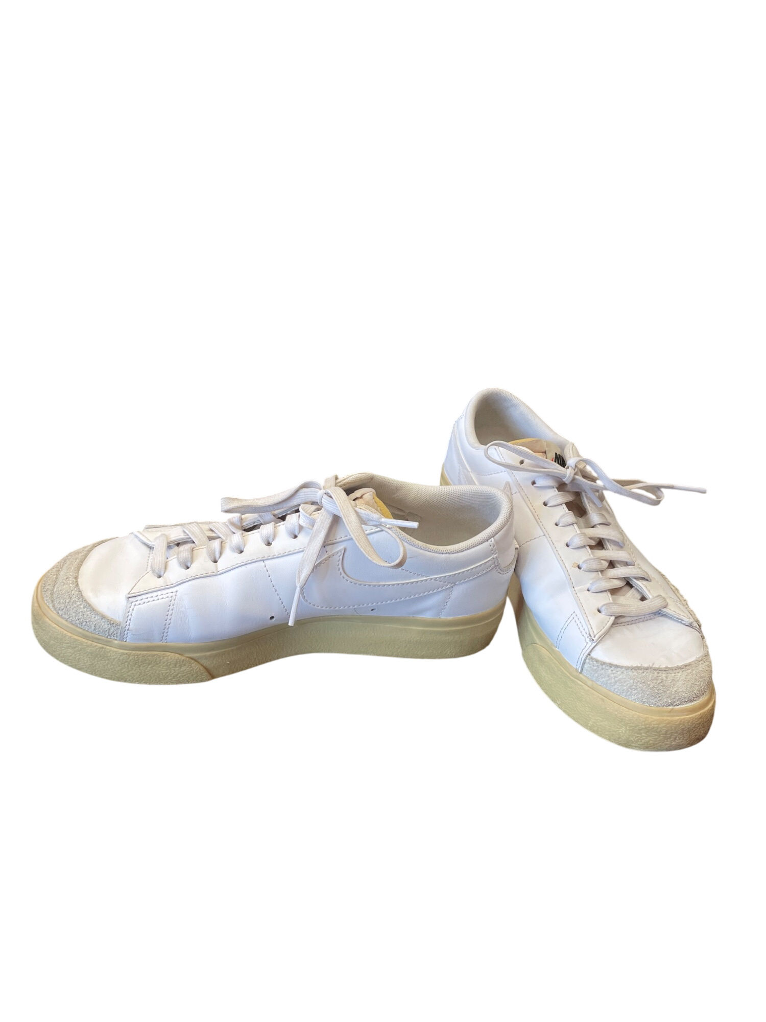 Nike Blazer Low Mens White Sneakers Size 9.5 SKU 9111