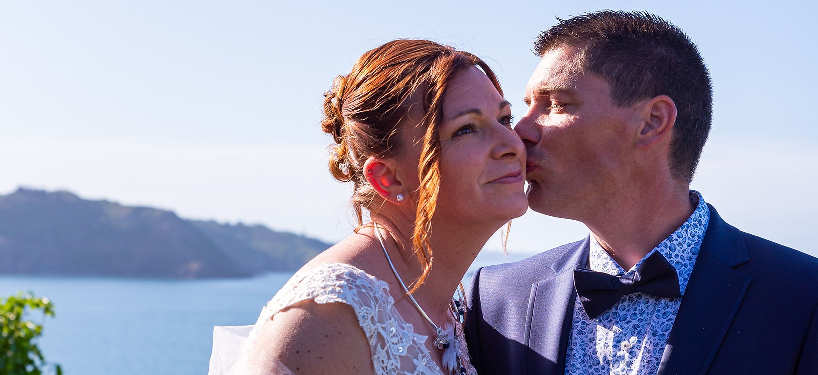 Photographe de mariage à Saint Brieuc, Couple de marié durant une séance de photo de couple lors d'un reportage de mariage à Saint Brieuc