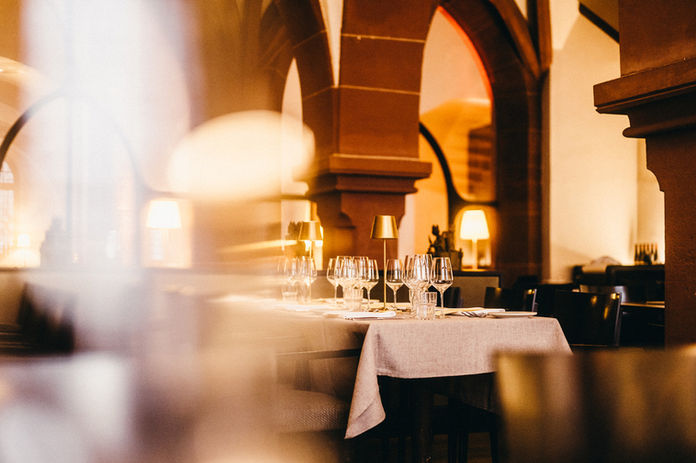 Gedeckter Tisch im Heiliggeist Restaurant Mainz