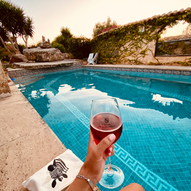 Pool, sonne, Sommer, schwimmen, Abkühlung, Wasser, Swimmingpool, genießen, relaxen, entspannen, Ruhe, poolbereich, Pool Liegen, Mallorca, Urlaub, Sommer Urlaub, Finca, Fincaurlaub, Liegebereiche, Erholung, Strand, Mittelmeer, Insel, Mediterran, Meer, Südosten Mallorca, Apartment Vermietung, Adults Only, Finca Vermietung, Zeit genießen, Mallorca Urlaub, Urlaub auf Finca, Apartmentvermietung Mallorca, Mallorca Osten, Urlaub zu Zweit, Pärchen Urlaub, Paare, Honeymoon, Hochzeitsreise, Zeit zu Zweit, Urlaub mit dem Partner, Liebesurlaub, Urlaub als Paar,