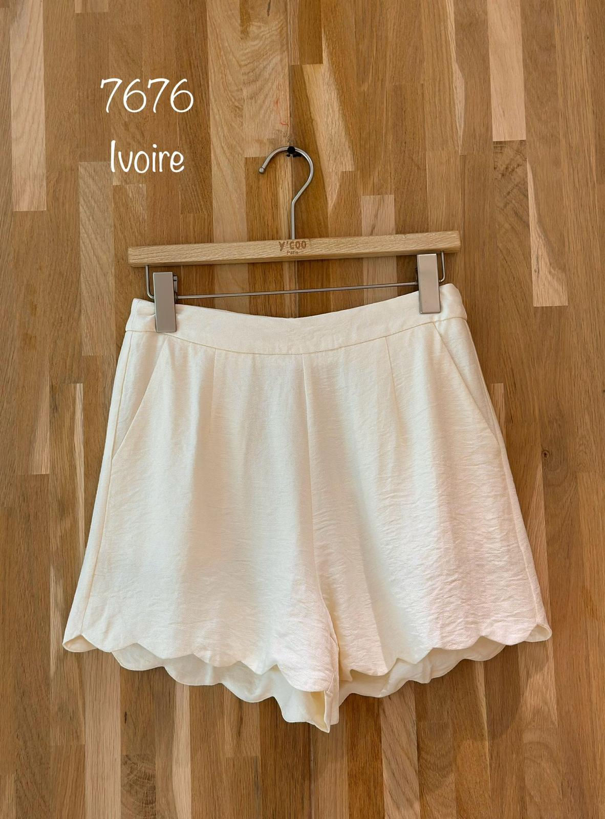 Short ivoire