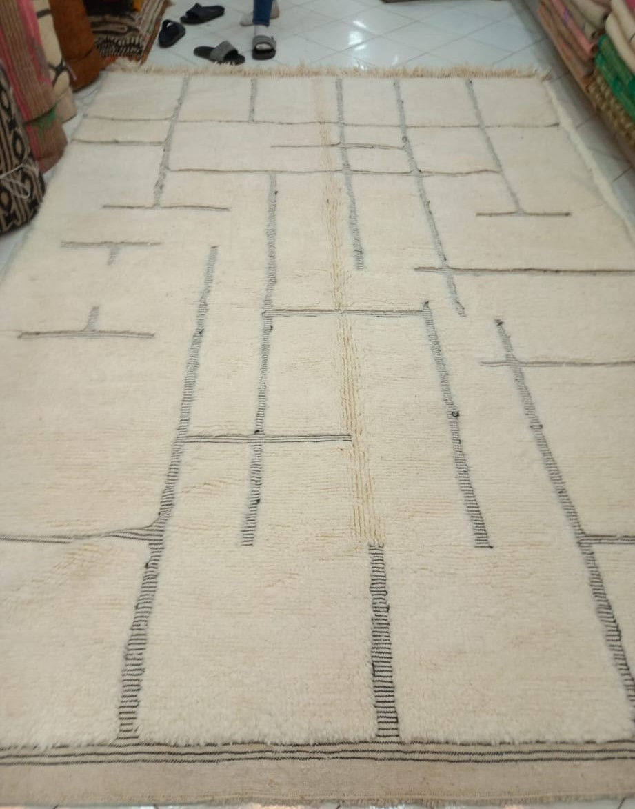 Miniaturbild: Tapis Beni ouari graphique écru et noir 3x2 m