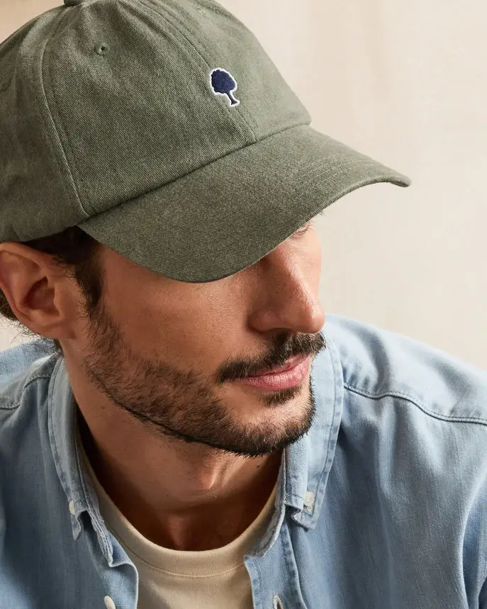 Thumbnail: Casquette en coton vert clair brodée