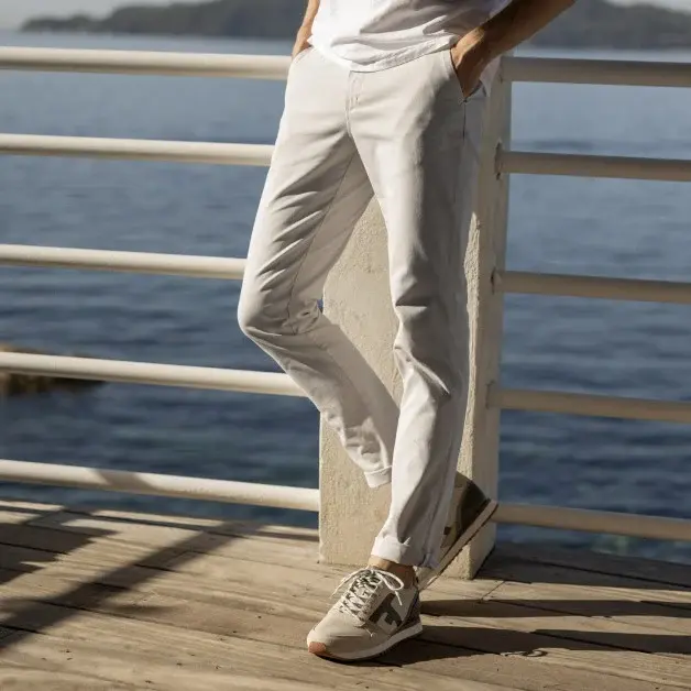 Thumbnail: Pantalon chino écru
