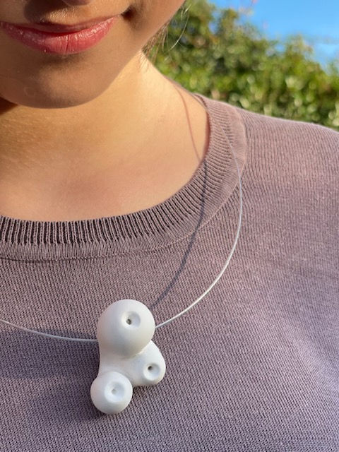 Thumbnail: Three-lobed pendant