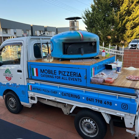 Unforgettable Pizza Party: A Night of Food and Fun!