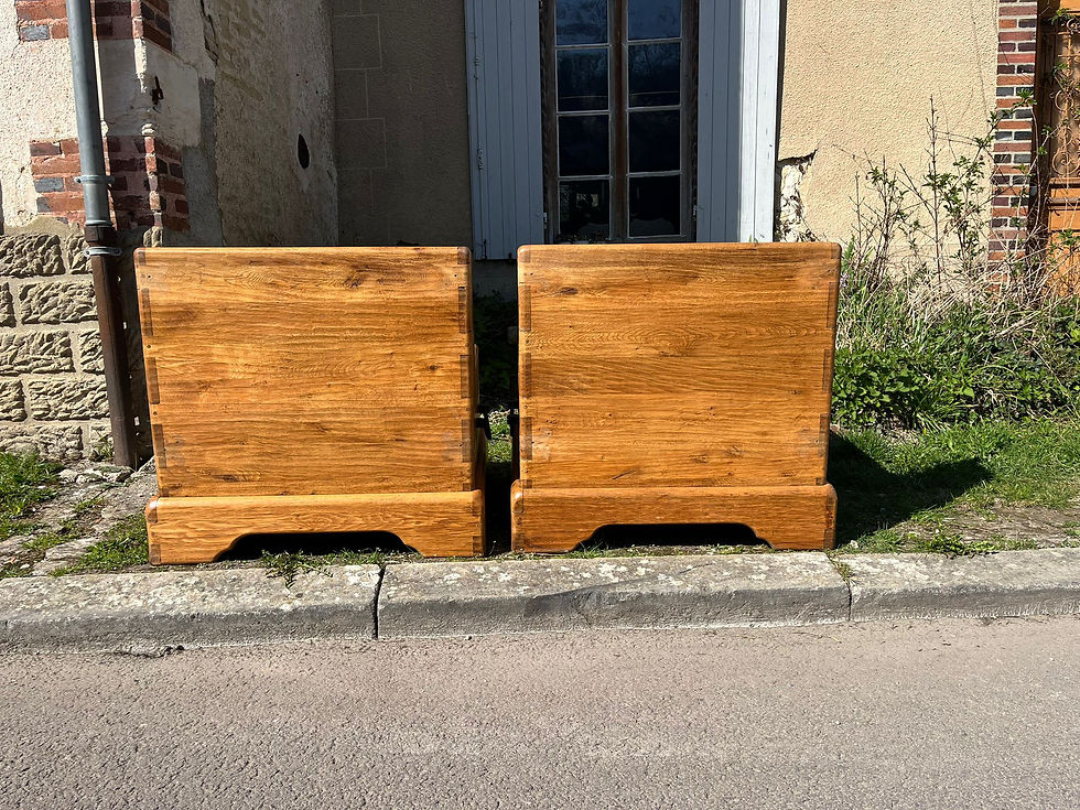 Miniature : A pair of massive oak lounge arm chairs 