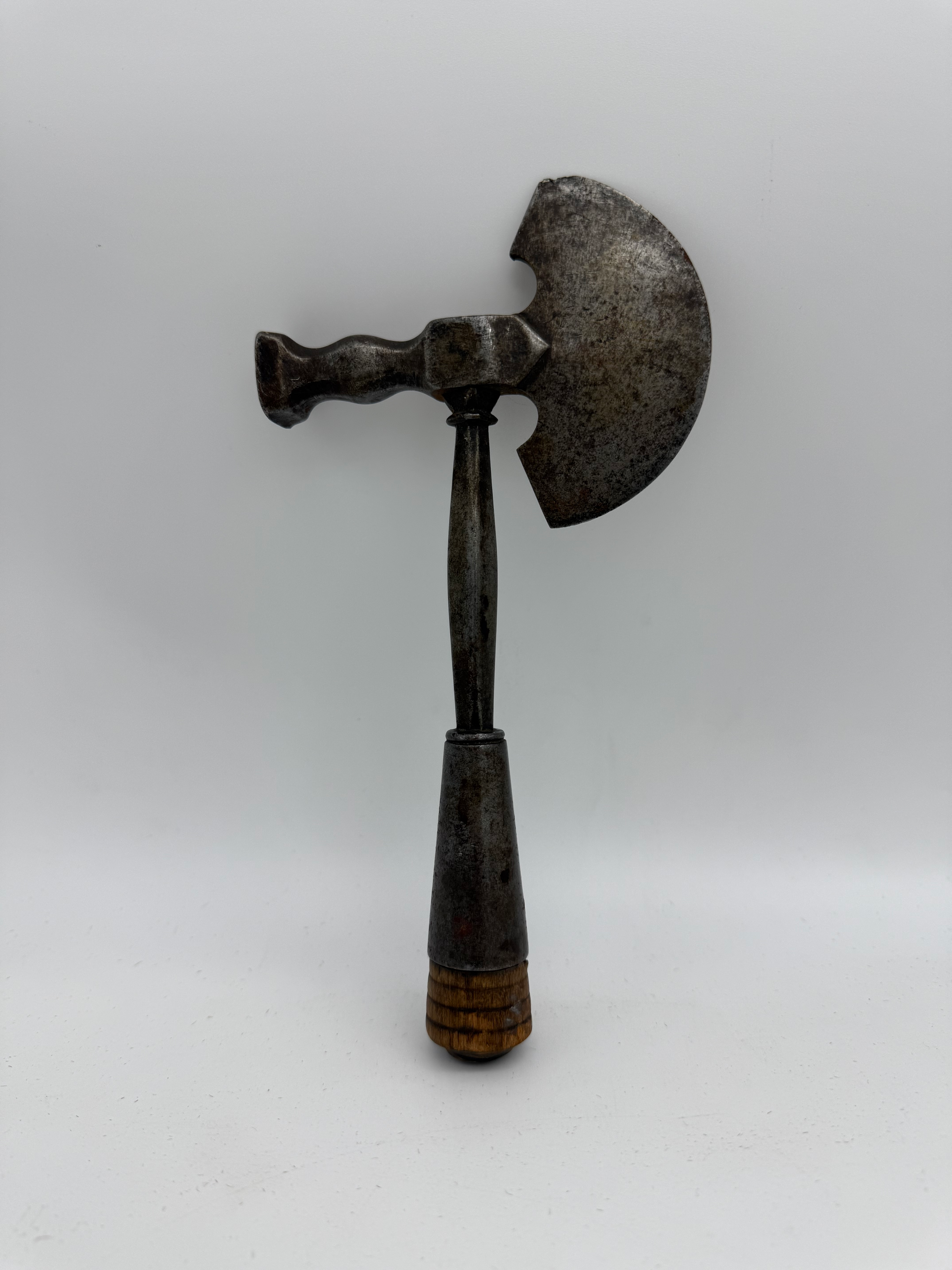 Sugar axe , hammer , sugar cracker