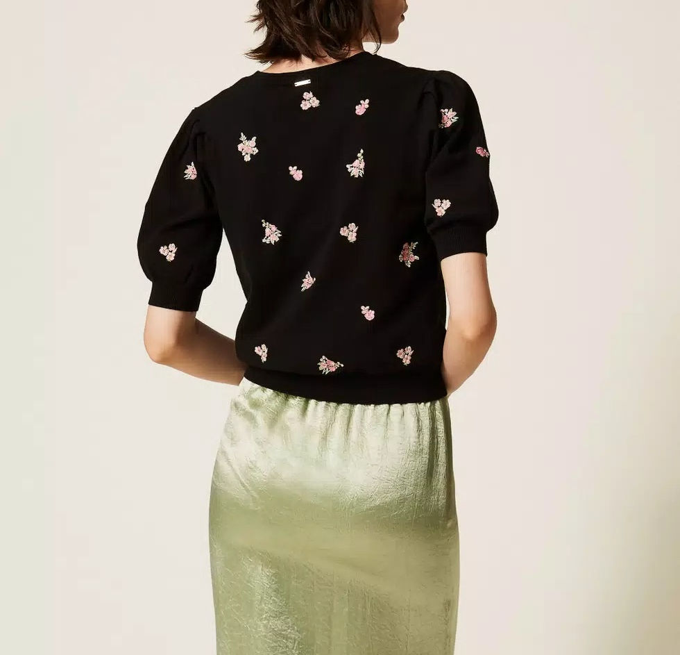 Thumbnail: TWINSET MAGLIA IN MISTO LANA CON RICAMO FLOREALE Art. 262TP3460
