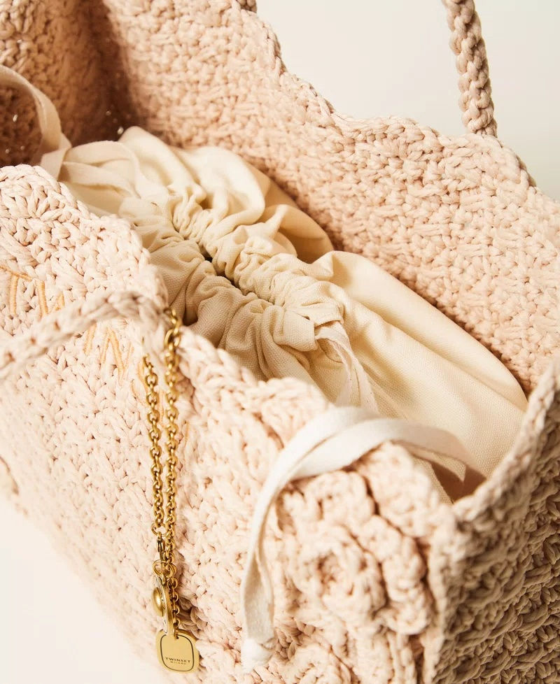 Thumbnail: TWINSET BORSA SHOPPER IN CROCHET CON CHARMS Art. 261TB7510