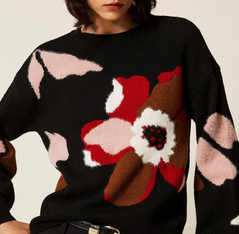 Thumbnail: TWINSET MAGLIA CON INTARSIO A FIORE Art. 262AT3021