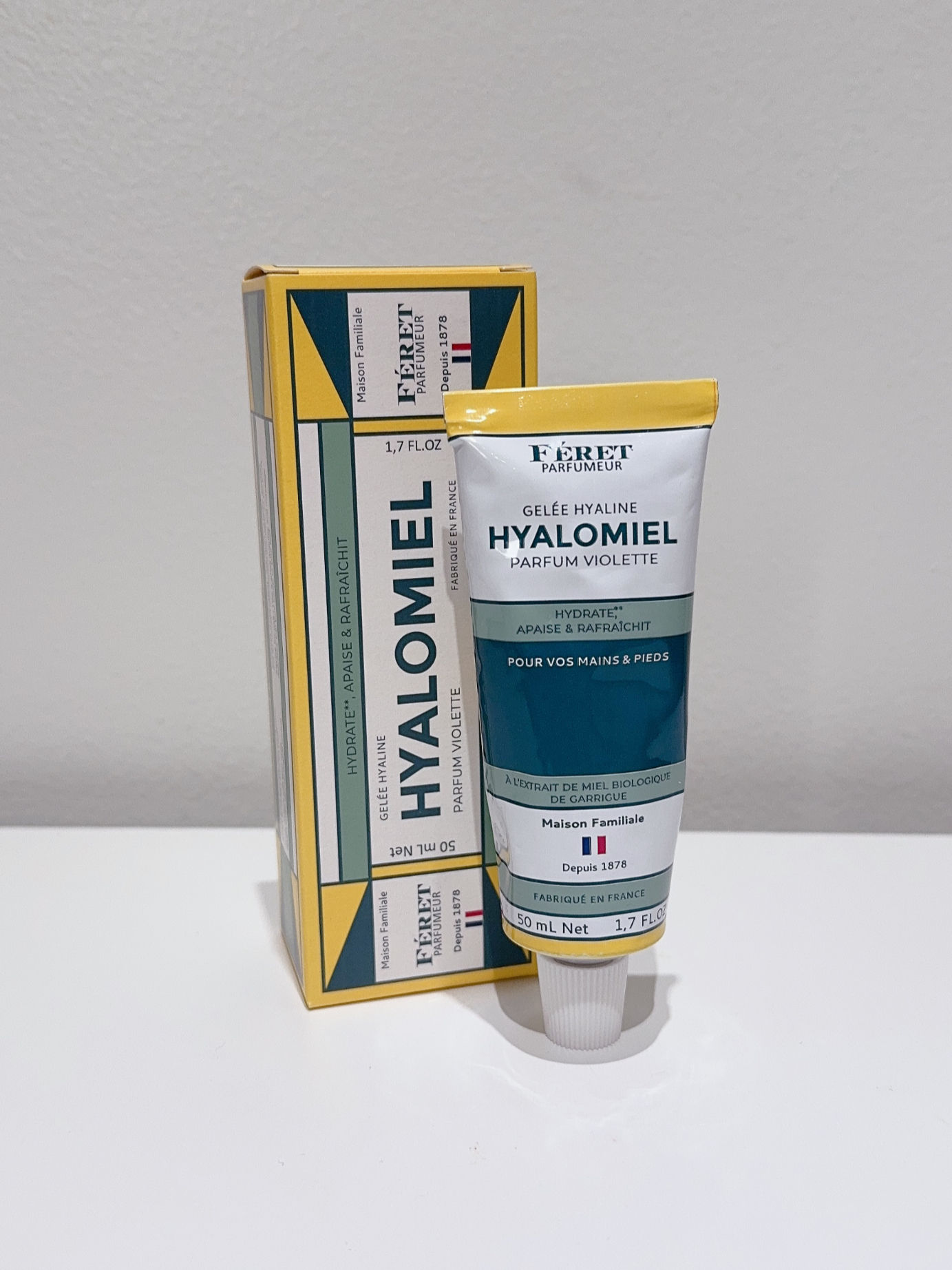 Violet Hyalomiel Hydrate Jelly