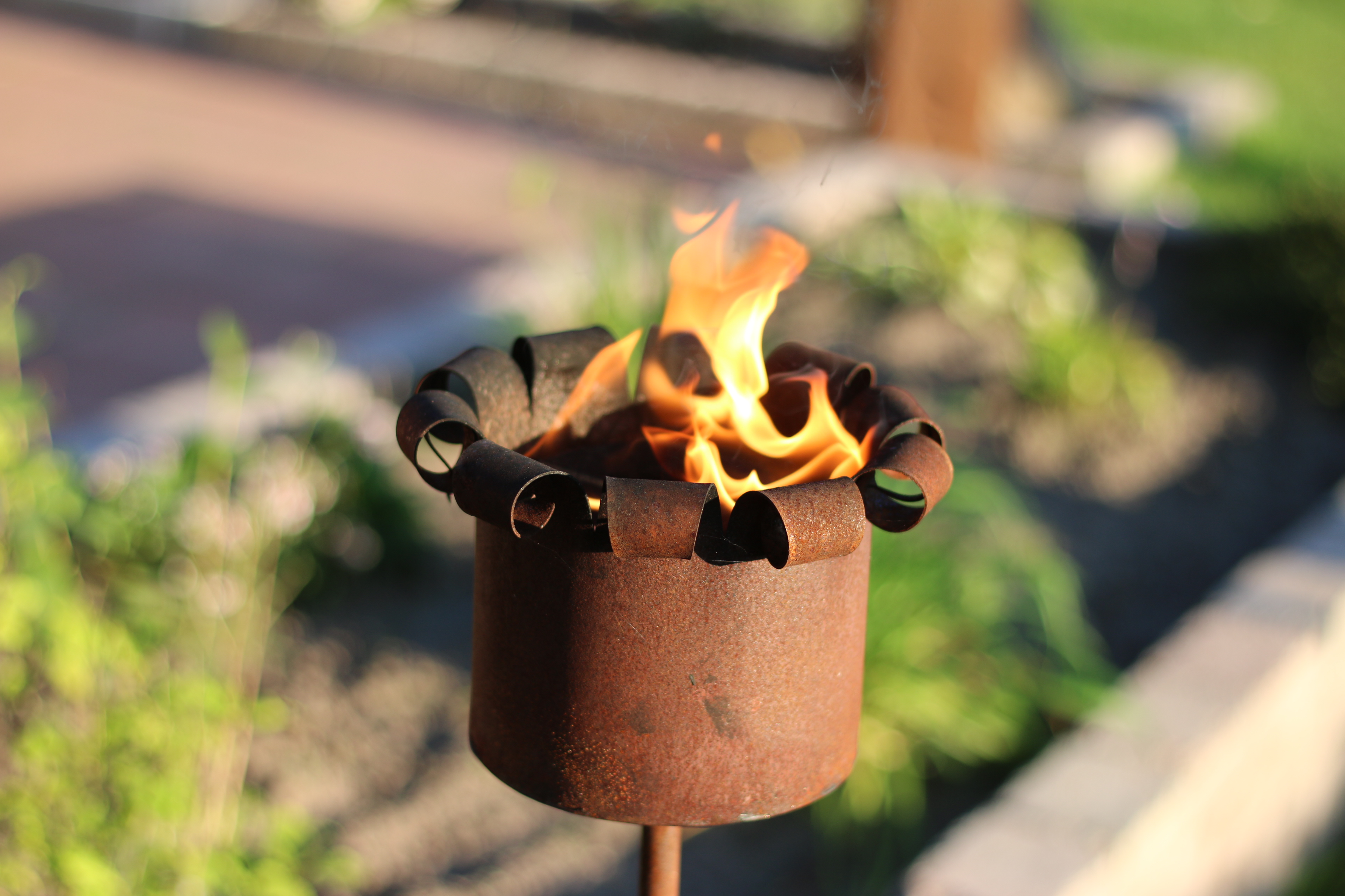 Gartenfackel Skulptur