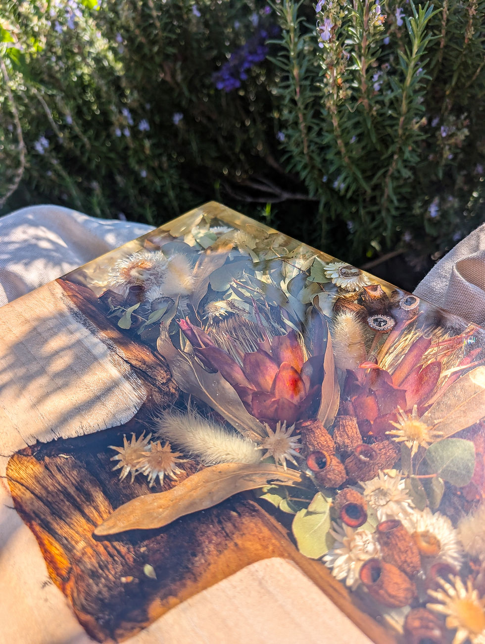 Thumbnail: Flower Inlay Resin Serving Board