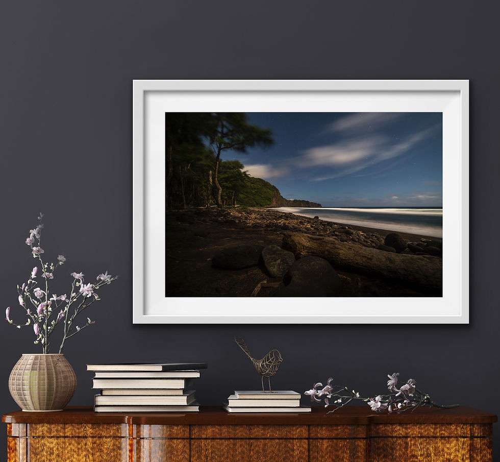 Thumbnail: Pololū Valley beach, Hawaii at night