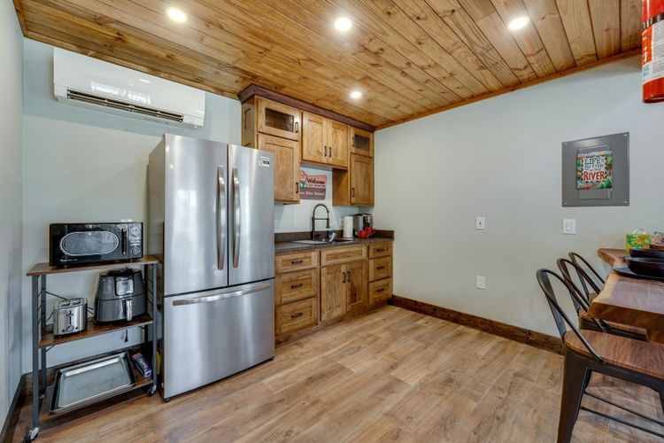 Main Level Kitchen Cabin 1.jpeg