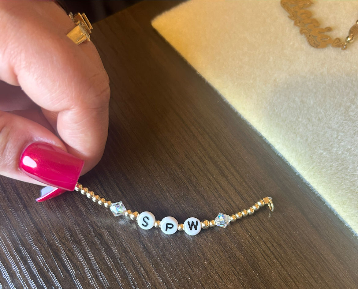 Initial letter bead bracelet 