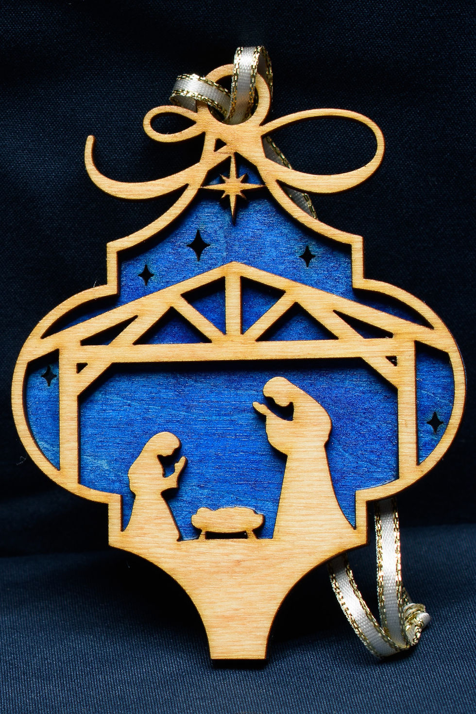 Thumbnail: Manger Ornament