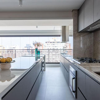 Cozinha planejada moderna para apartamento em São Paulo