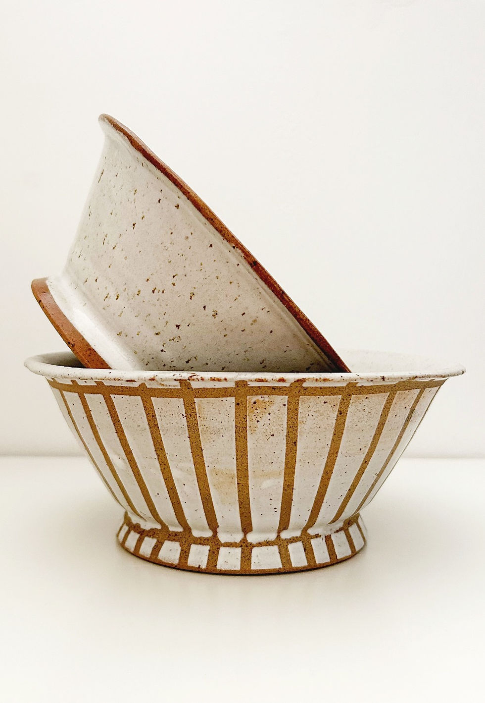 Thumbnail: Ceramic White & Brown pattern serving bowl