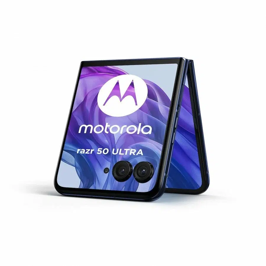 Motorola Razr 50 look