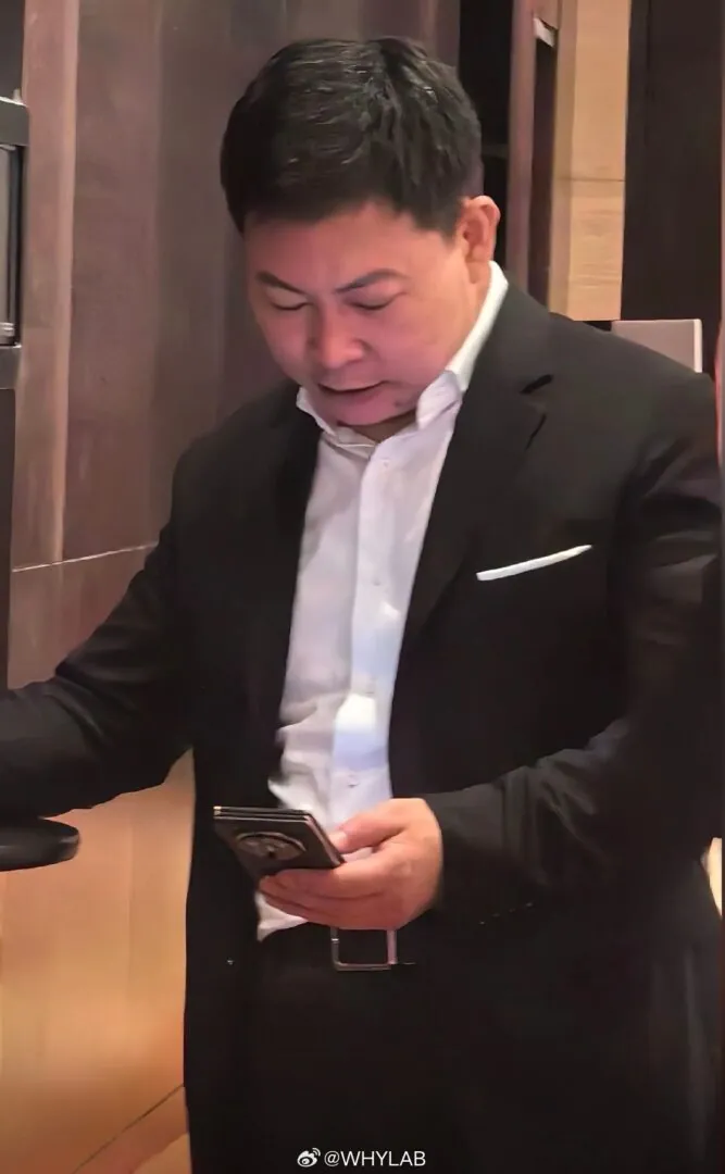 Huawei’s Tri-Folding Phone