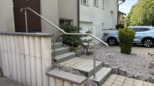 Treppenhandlauf im Aussenbereich mit geschweissten Gehrungen