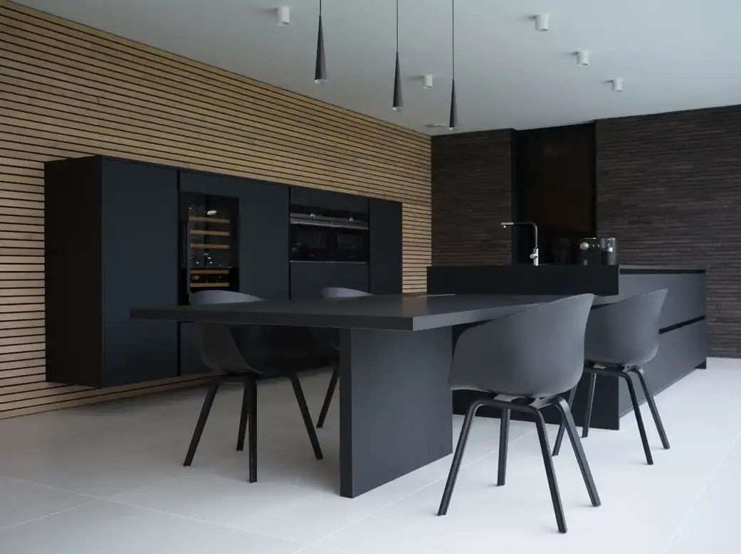 edvige_natali_cuisines_luxe_design_fenix_noir_épicéa_latté