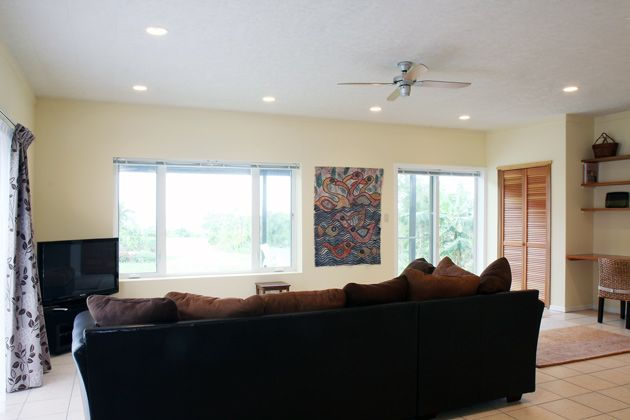 Beach House Living area2
