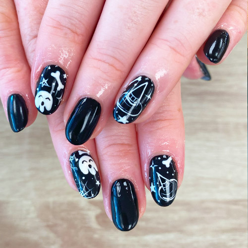 Ghost nails halloween