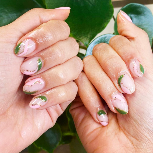Green glitter manicure