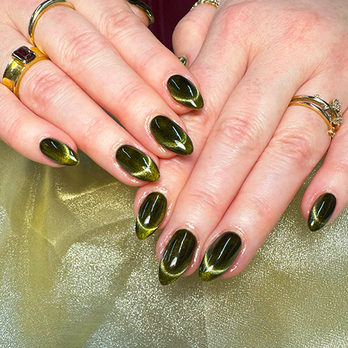 Gold glitter nails