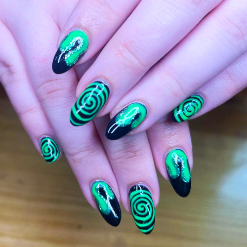 green halloween nails
