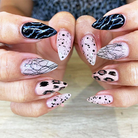 Marble nail art
