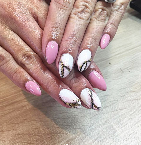 Gold marble nail art
