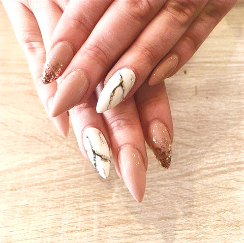 Marble nails manicure
