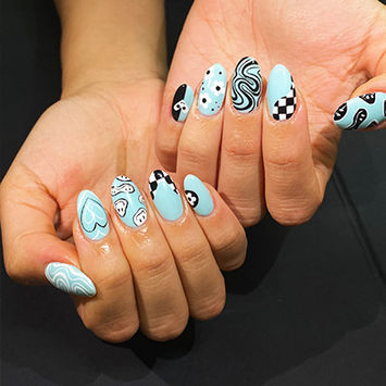 Blue gel nail art
