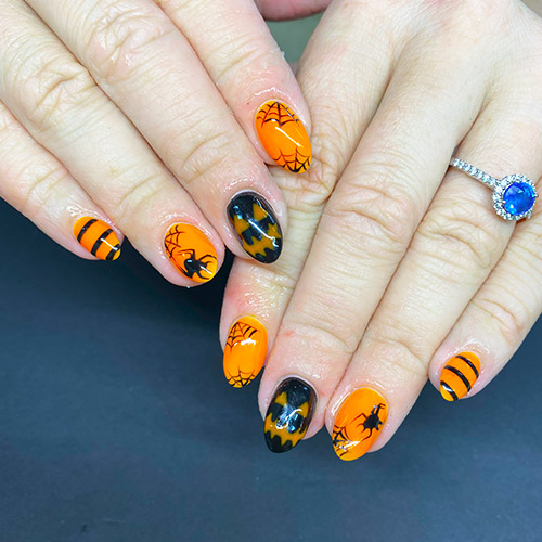 Pumpkin halloween nails