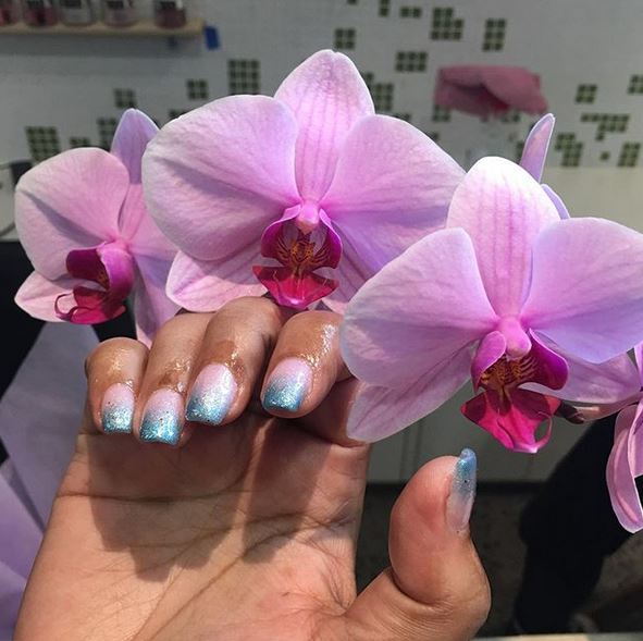 Glitter ombre manicure