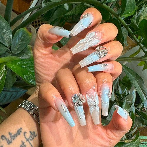 Ombre nail art