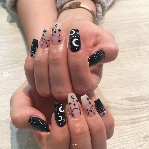 halloween extensions manicure