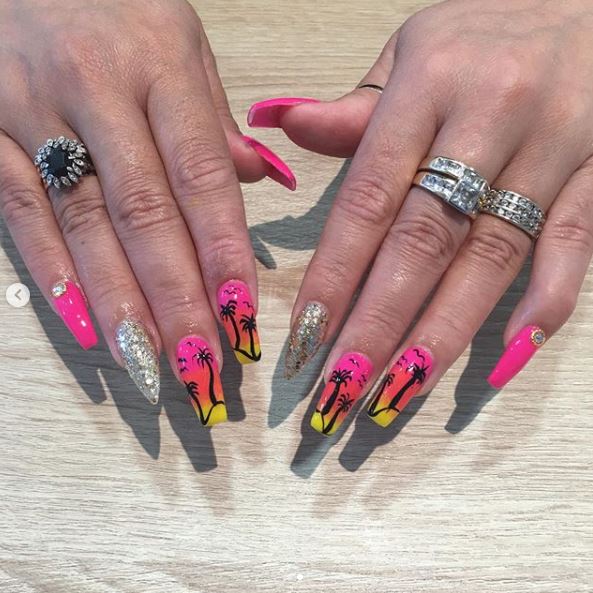 Pink summar nail art