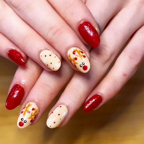 red xmas manicure