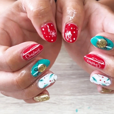 Christmas nails manicure red and green