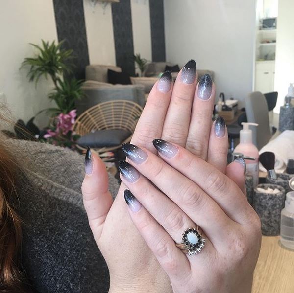 Black ombre nails