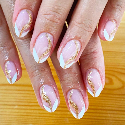 french manicure with glitter