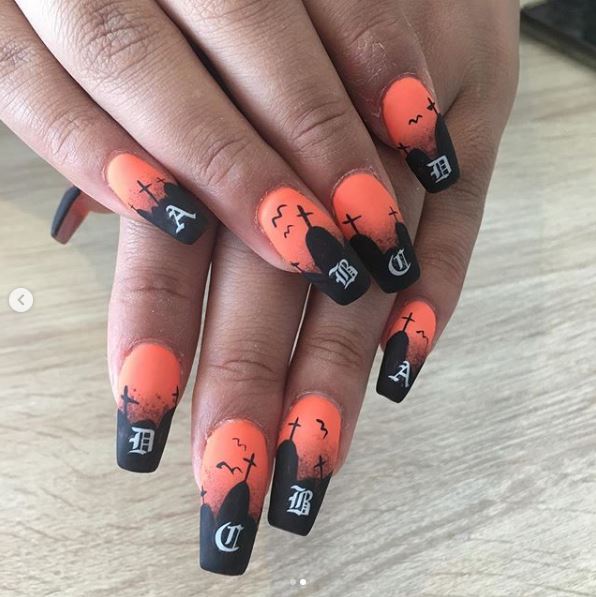 spooky halloween manicure