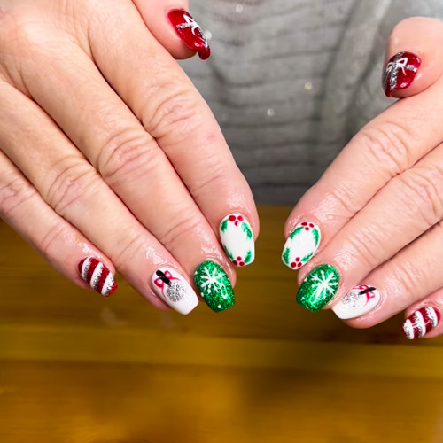 jolly christmas nails