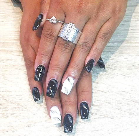Black and white marble nails