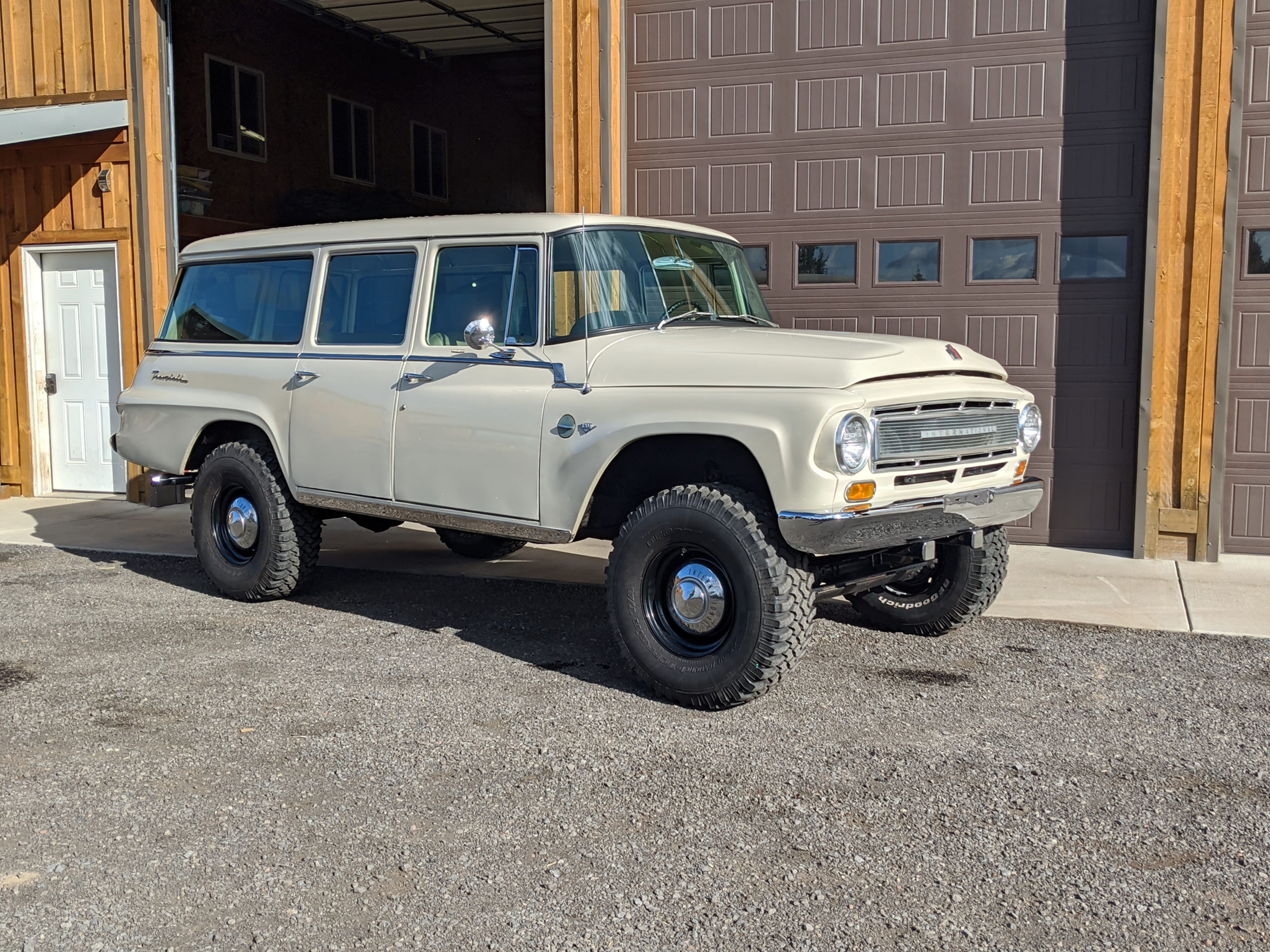 1967 International Harvester Travelall 4WD